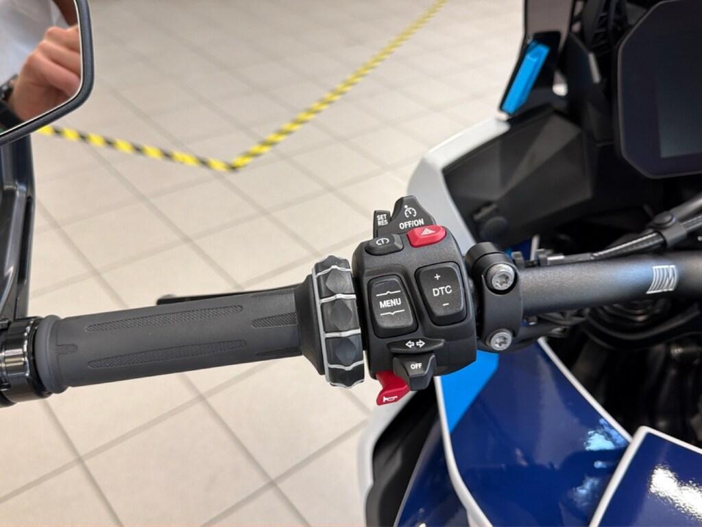 M 1000 XR