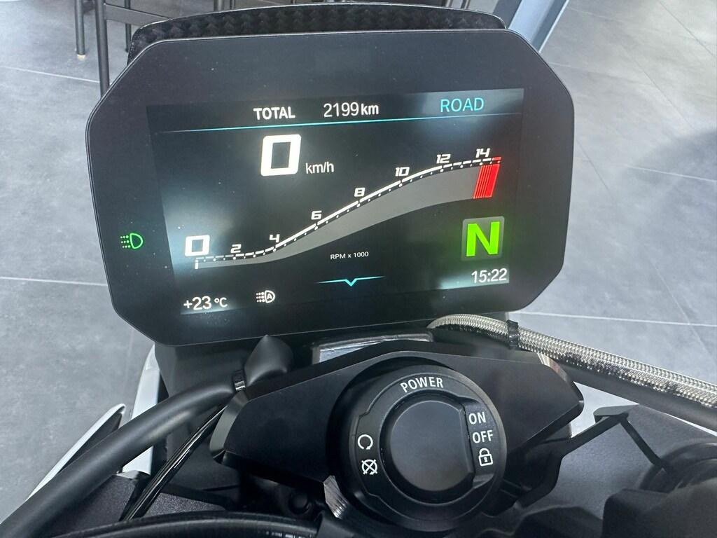 M 1000 R