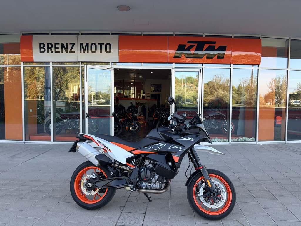 890 SMT
