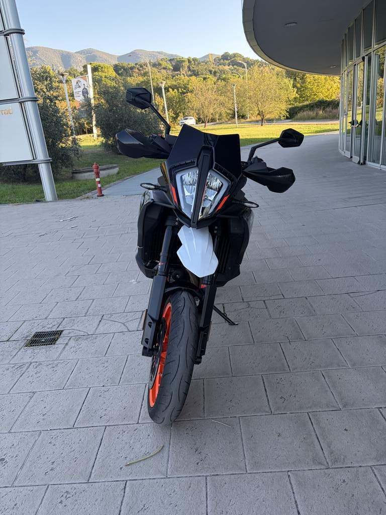 890 SMT