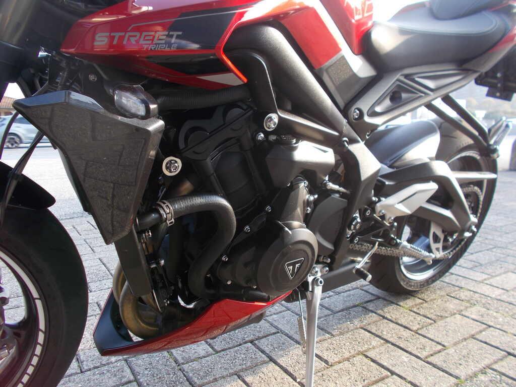 STREET TRIPLE 765