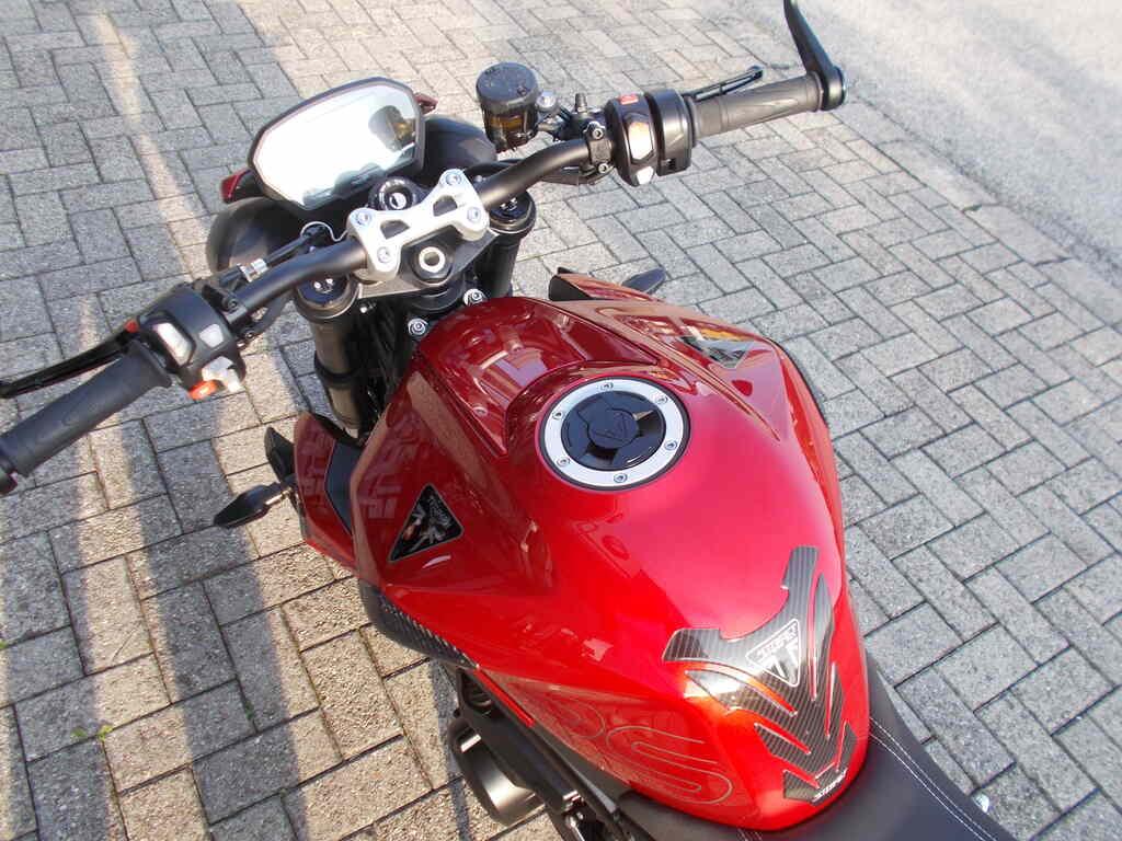 STREET TRIPLE 765