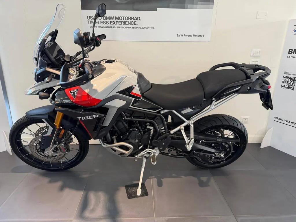 TIGER 900