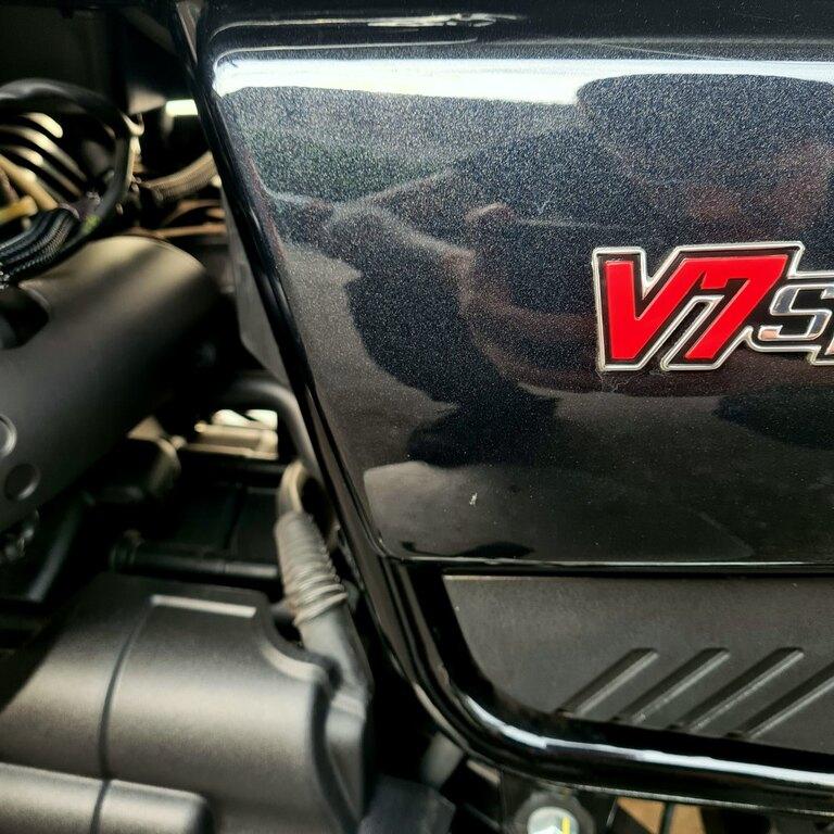V7 850