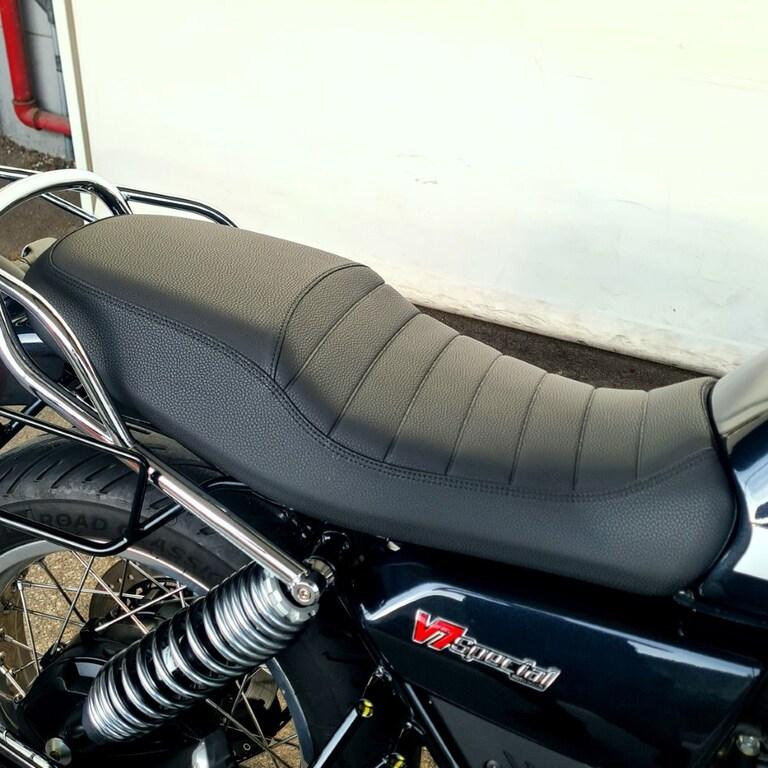 V7 850