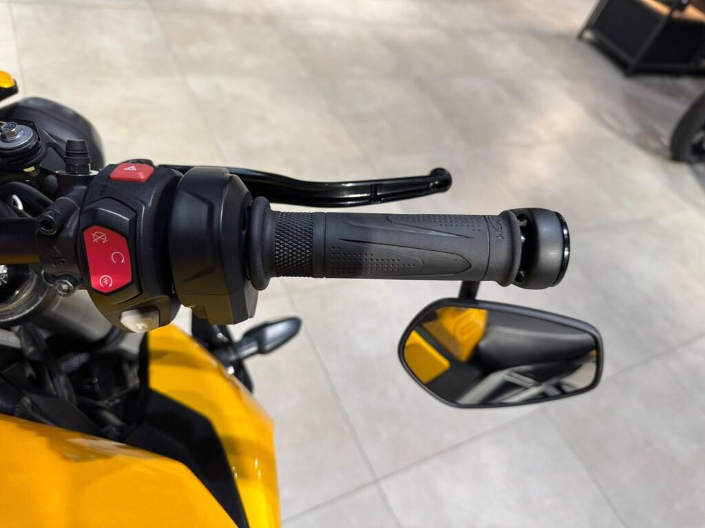 STREET TRIPLE 765