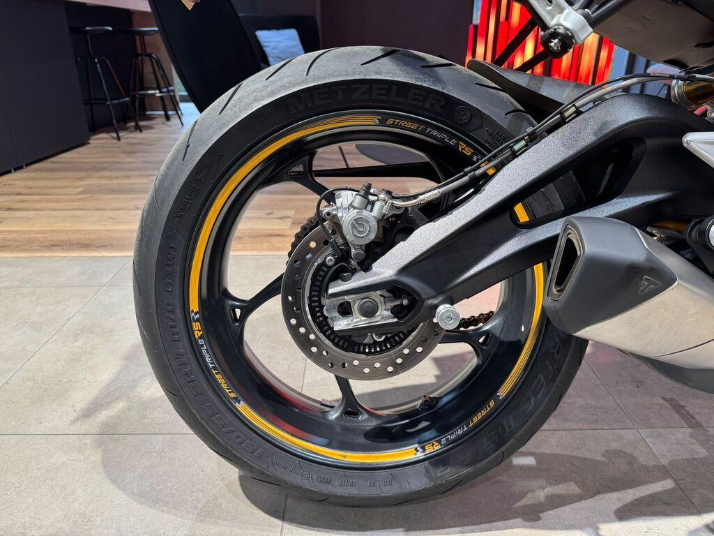 STREET TRIPLE 765