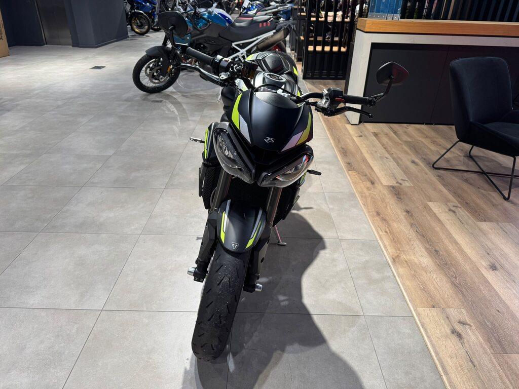 STREET TRIPLE 765