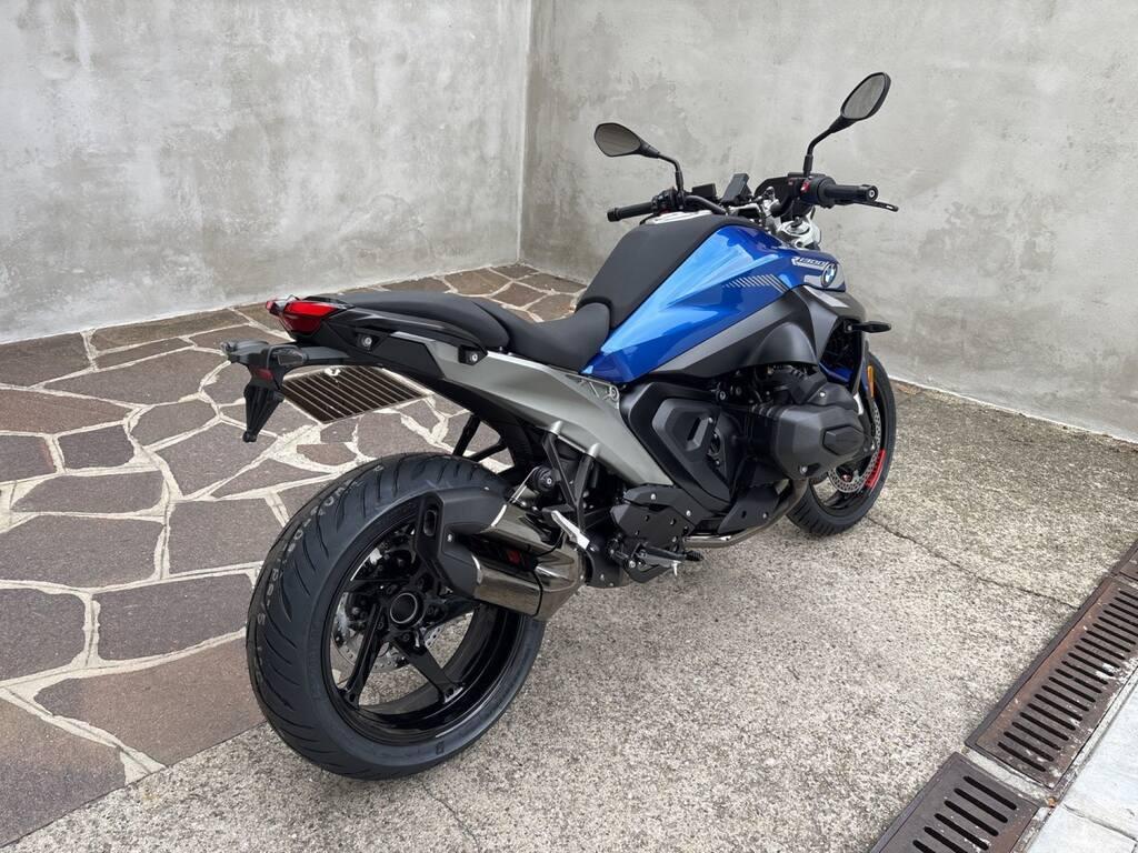 R 1300 R