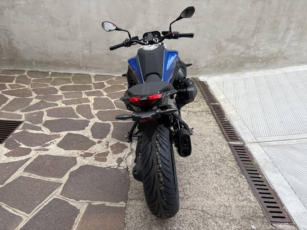 R 1300 R
