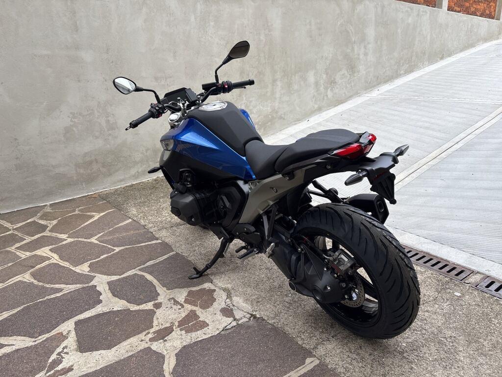 R 1300 R