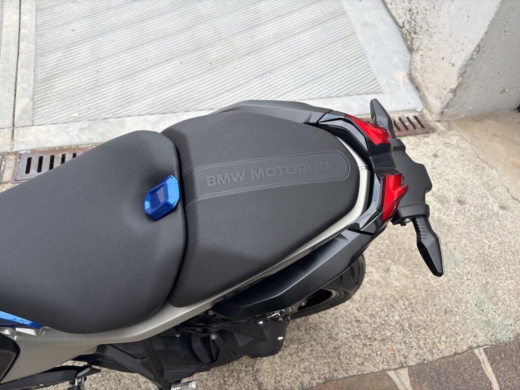 R 1300 R