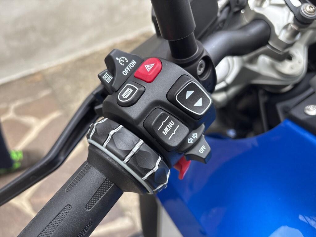 R 1300 R