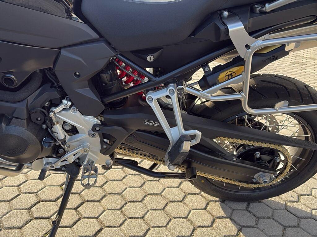F 900 GS