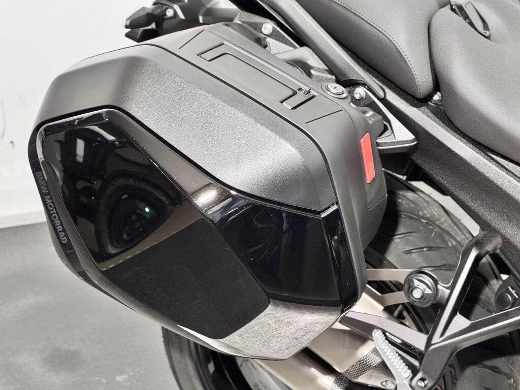 R 1300 RS