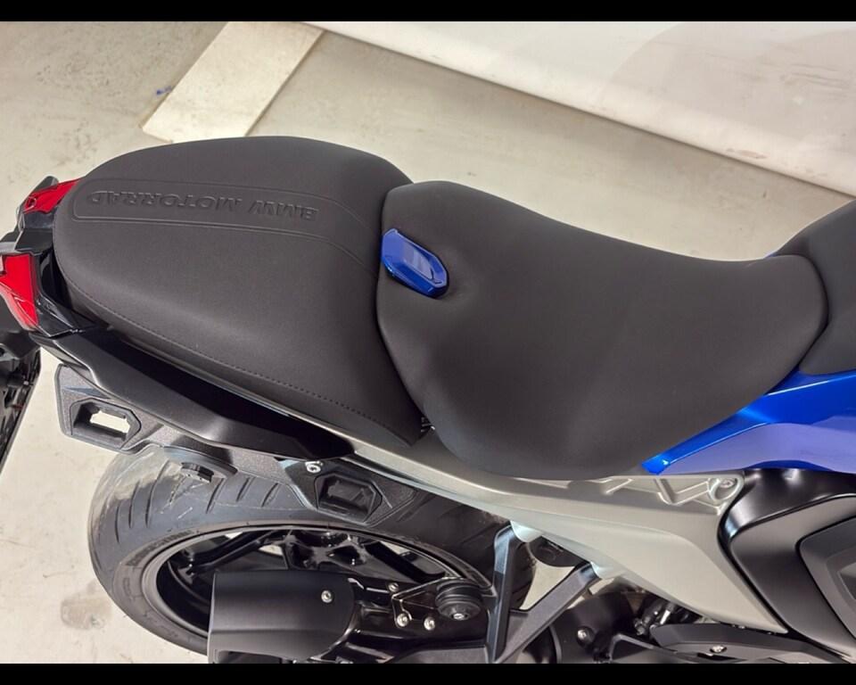 R 1300 R