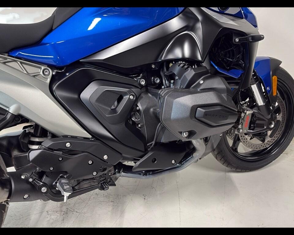 R 1300 R