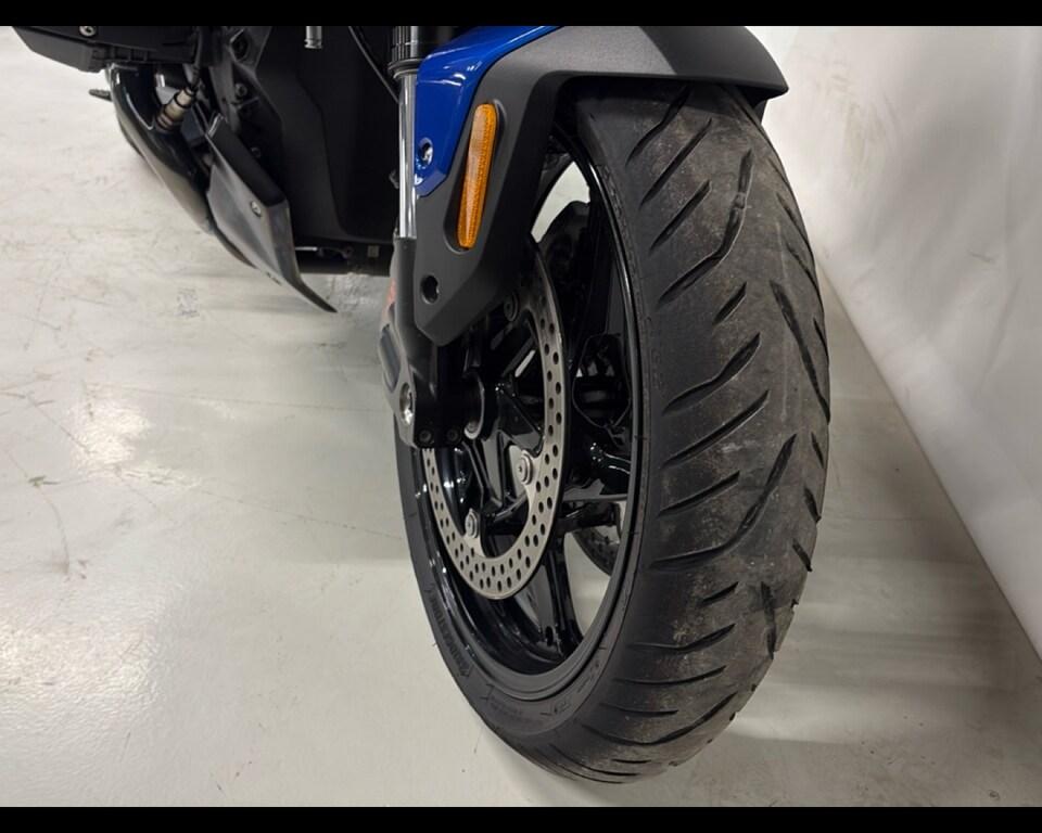 R 1300 R