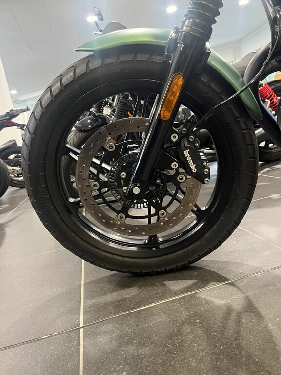 V7 850