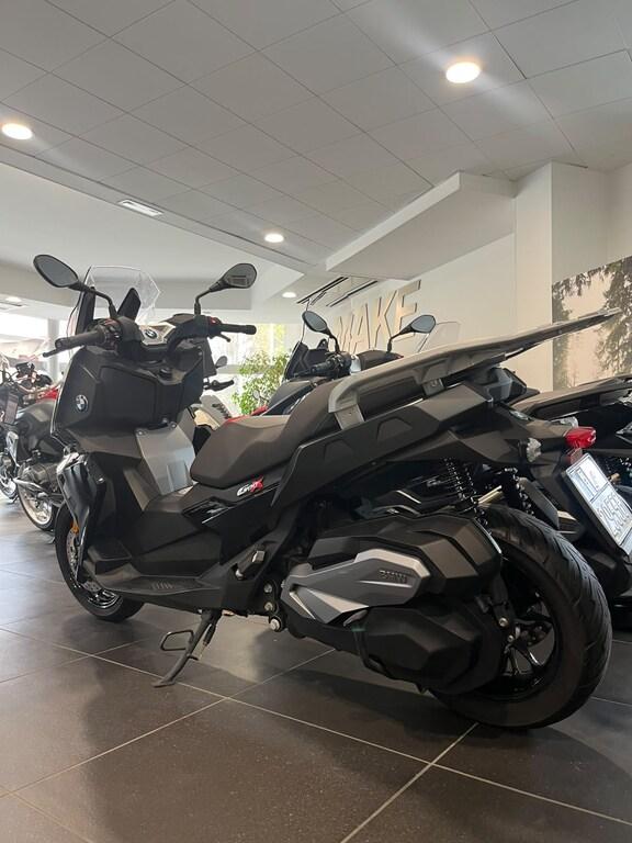 C 400 X