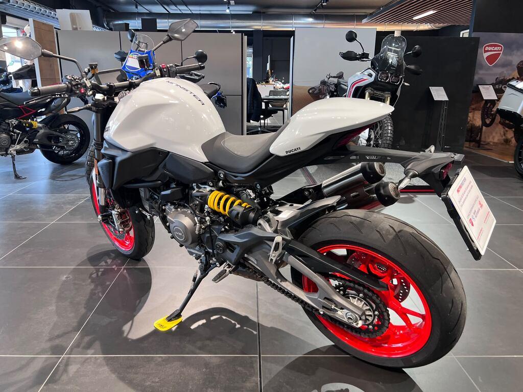 MONSTER V2 890