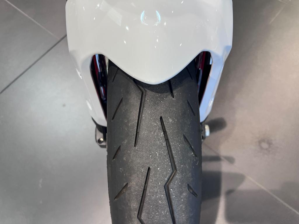 MONSTER V2 890