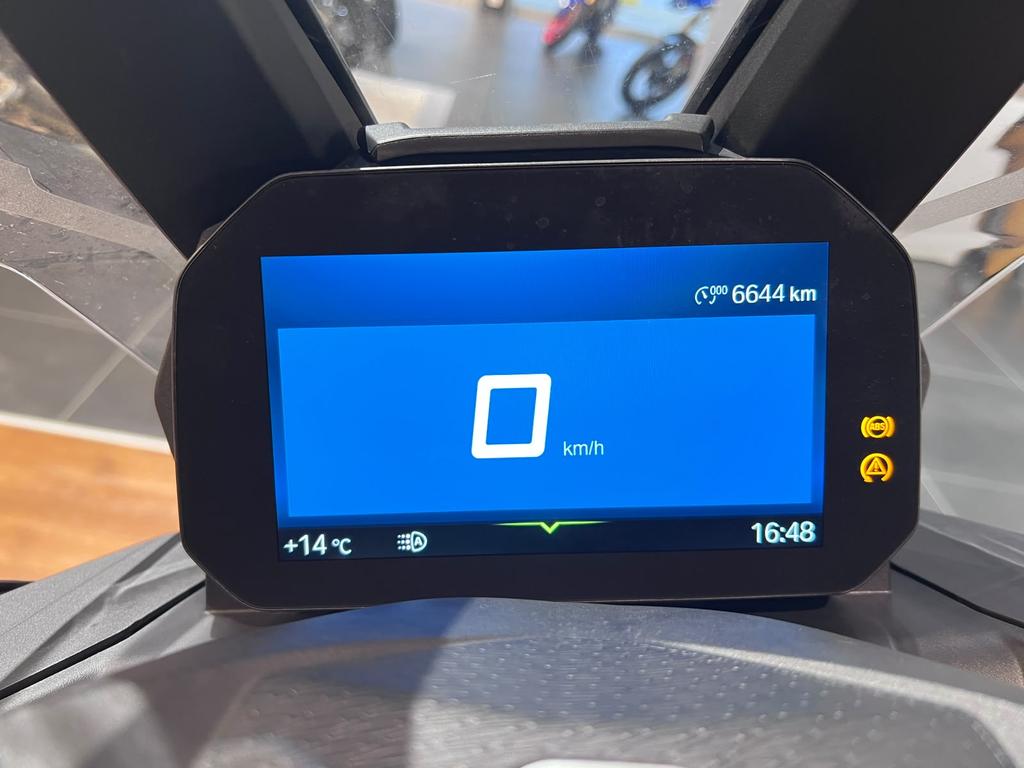 C 400 X