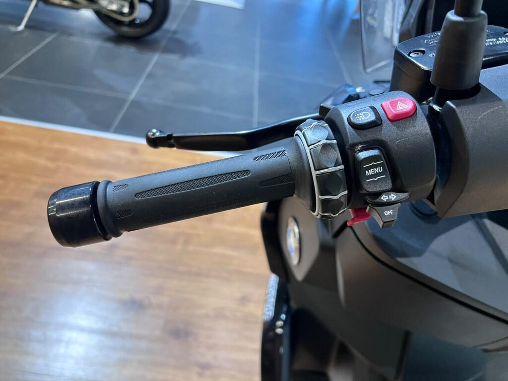 C 400 X
