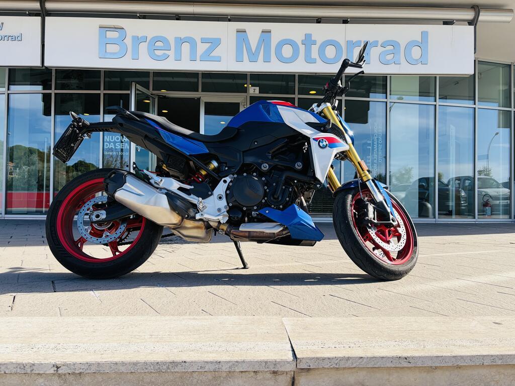 F 900 R