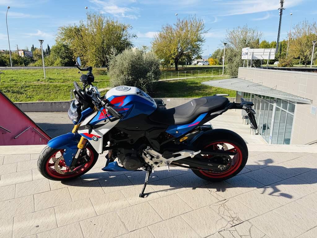 F 900 R