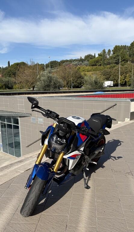 F 900 R