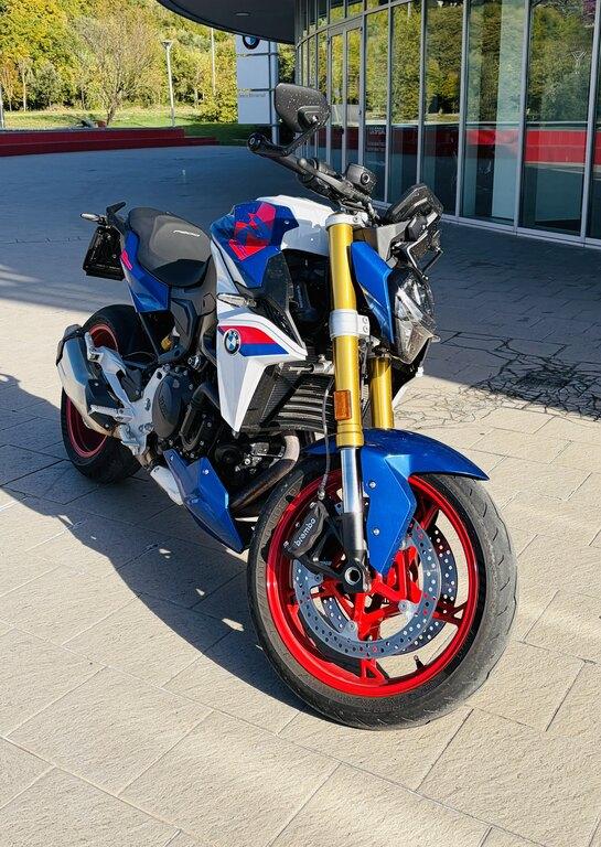 F 900 R