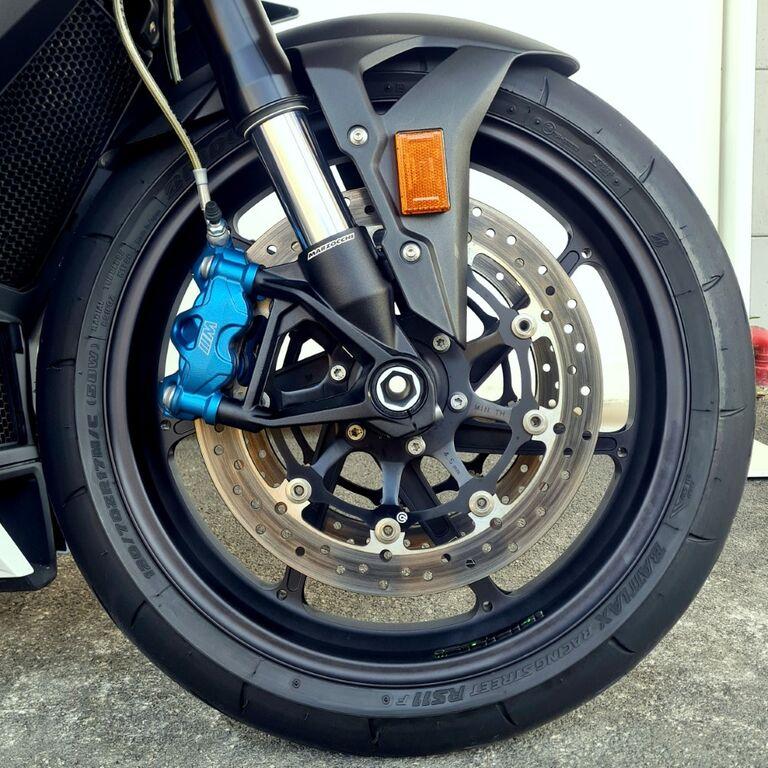 M 1000 R