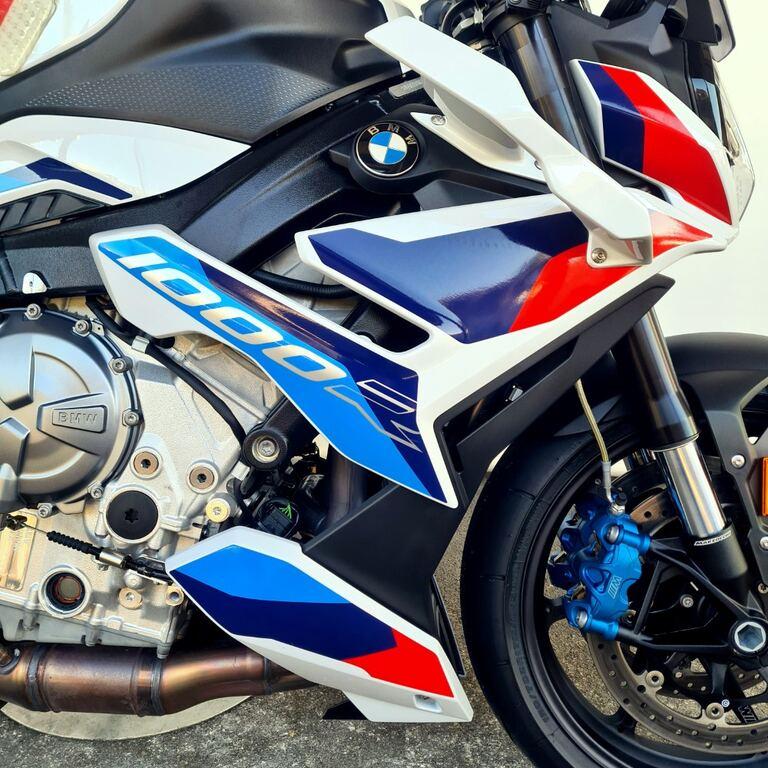 M 1000 R