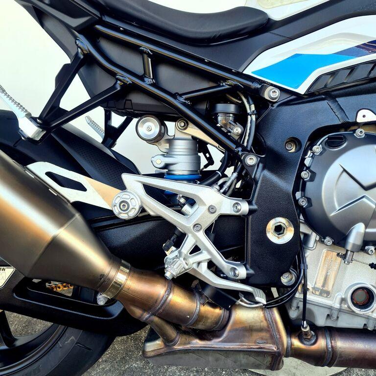 M 1000 R