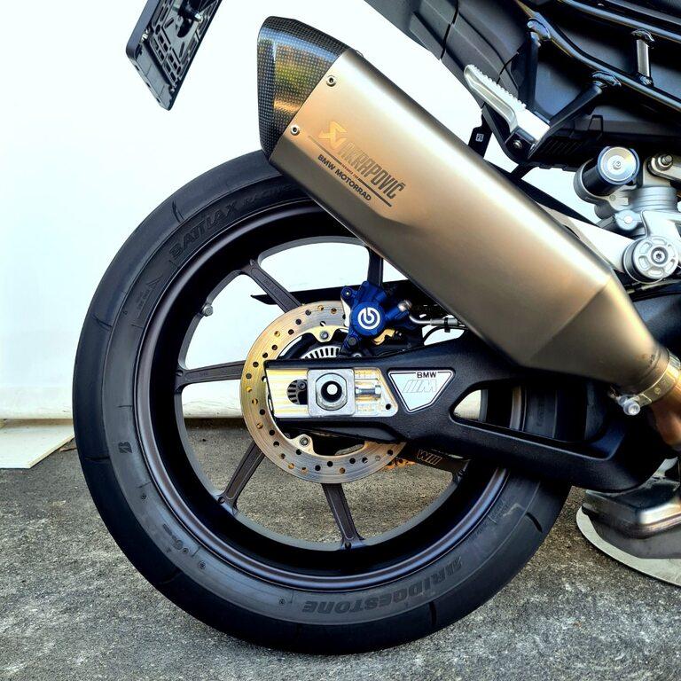 M 1000 R