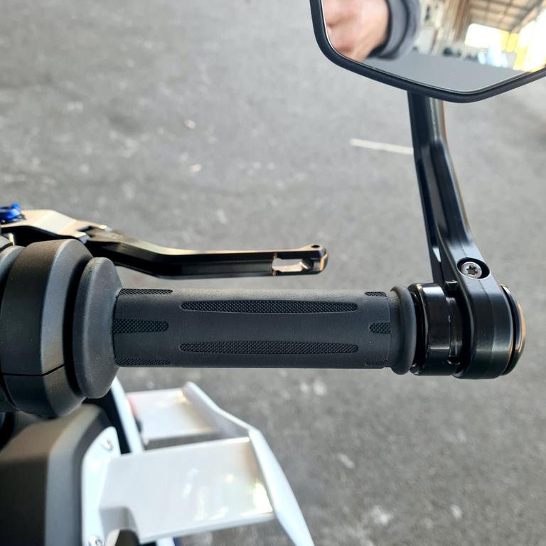 M 1000 R