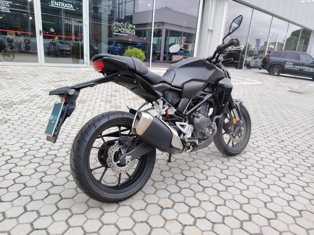 CB 300 R