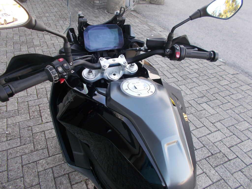 F 900 XR