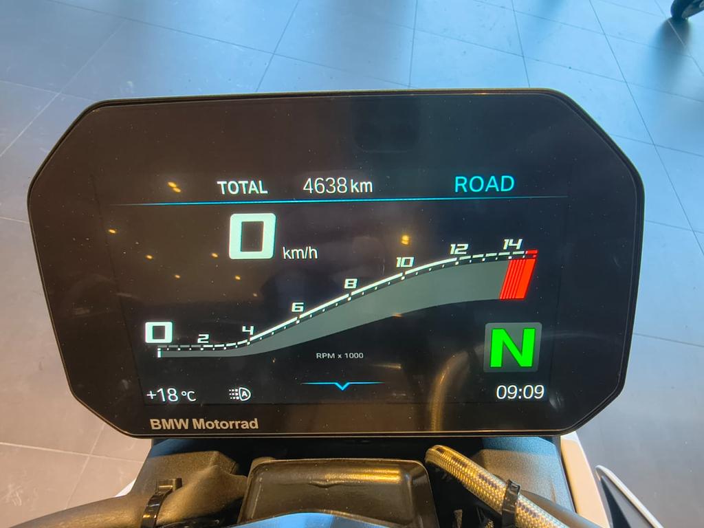 M 1000 R