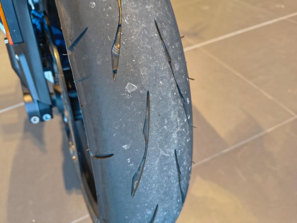 M 1000 R