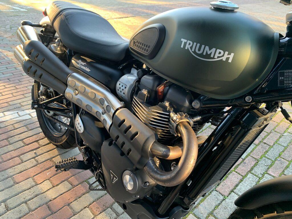STREET SCRAMBLER 900