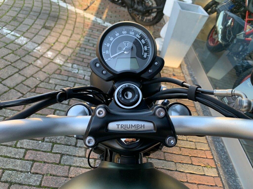 STREET SCRAMBLER 900