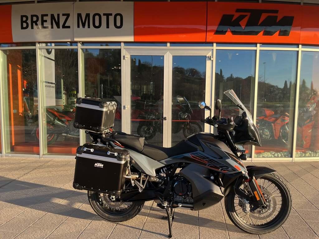 890 ADVENTURE
