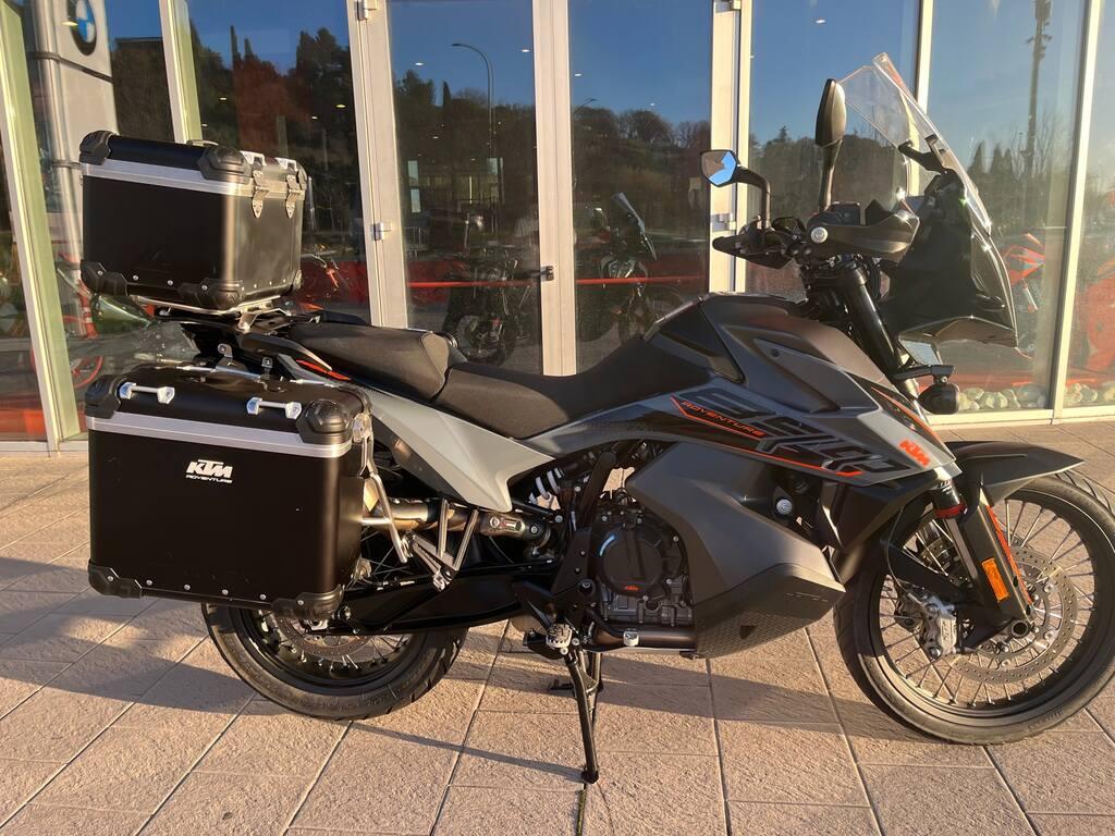 890 ADVENTURE