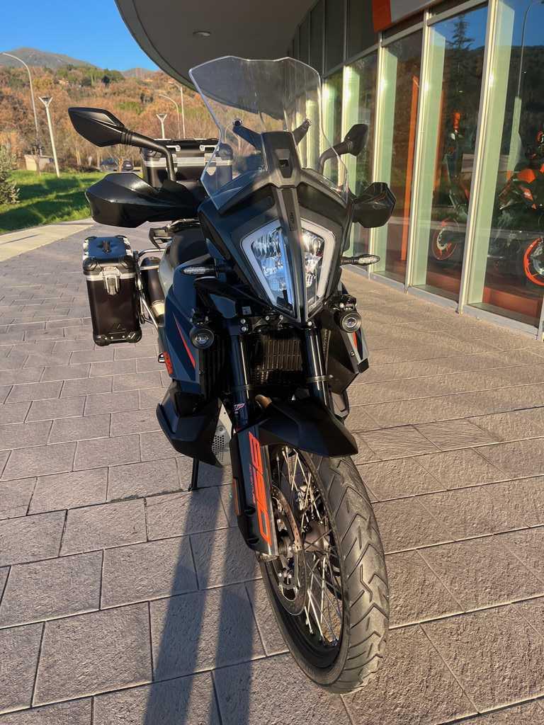 890 ADVENTURE