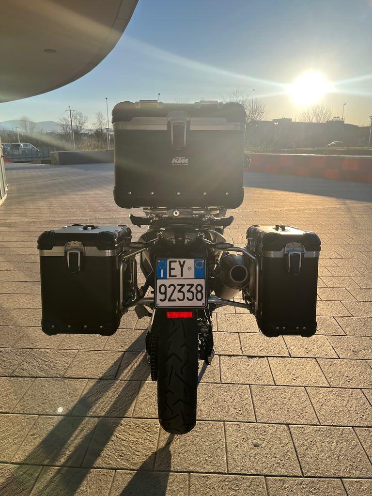 890 ADVENTURE