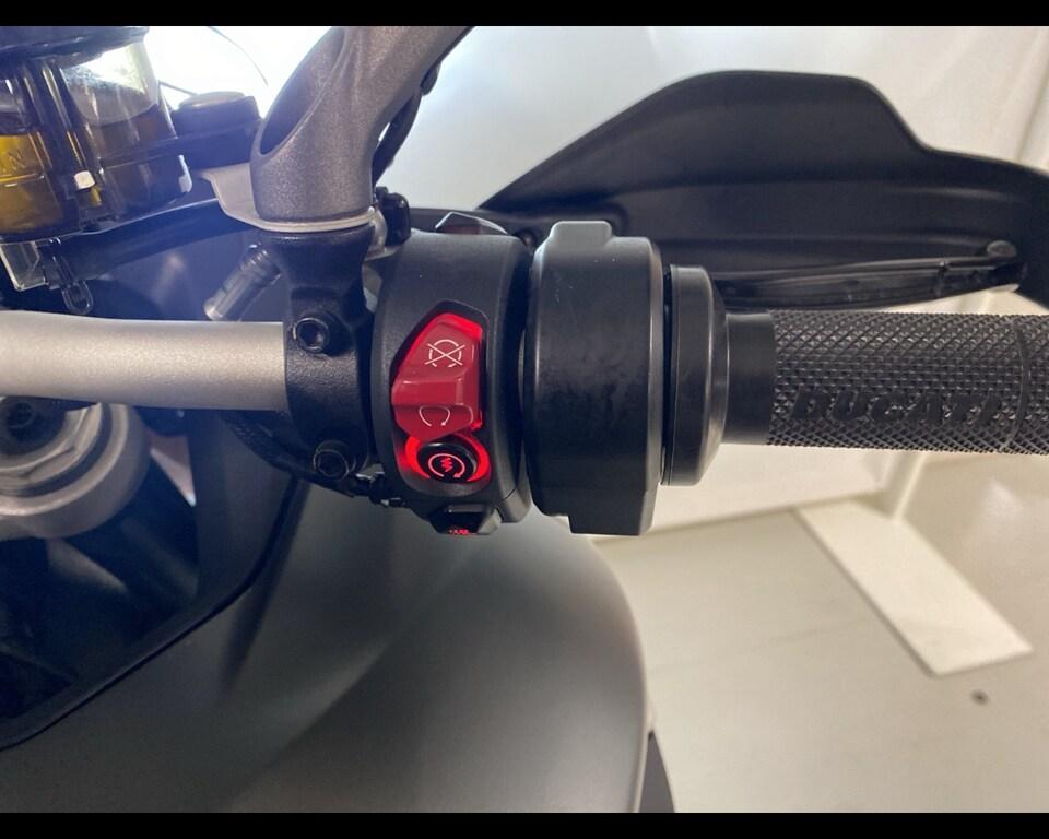 MULTISTRADA V4
