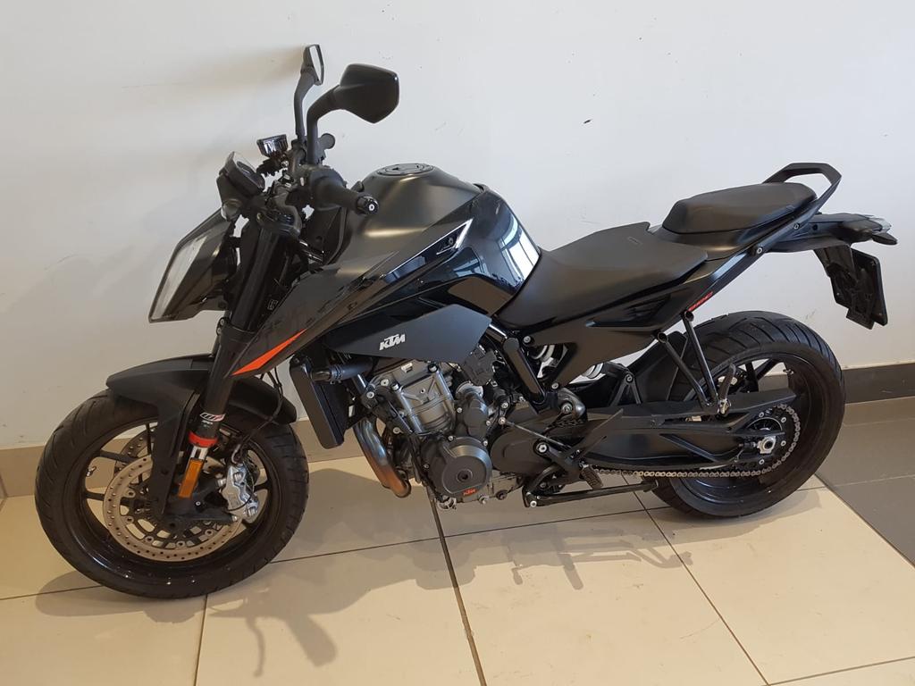 890 DUKE