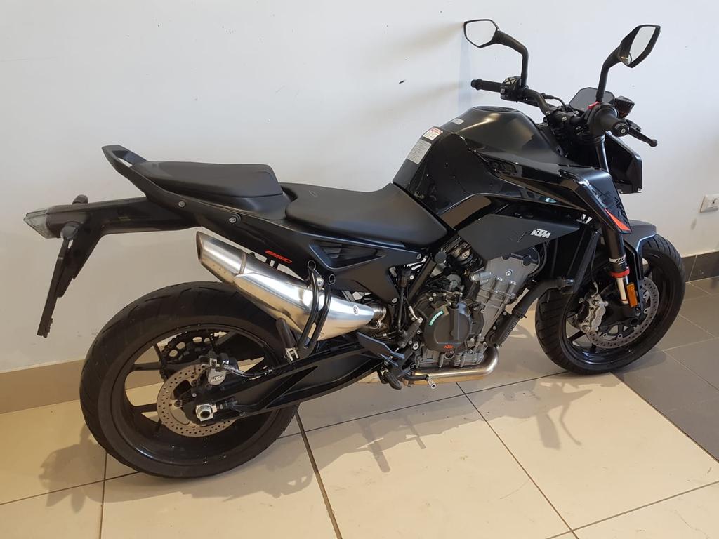 890 DUKE
